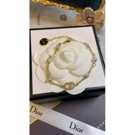20240411 BAOPINZHIXIAO Dior CD Pearl Bracelet 24