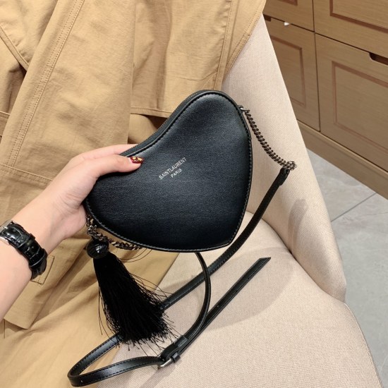 2023.10.18 p185 Saint Laurent Peach Heart Crossbody Bag ♥️ Original order top layer leather YSL woc chain pack, imported from Italy, pure calf leather! The latest synchronized version of the YSL counter, featuring stunning designs from the latest season, 
