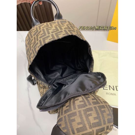 2023.10.26 P205 (no box) size: 2940 Fendi Little Bear Backpack Cute and adorable Little Bear Doll Doll Doll Backpack with powerful features, perfect for holding essential items for the school travel season