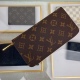 20230908 Louis Vuitton] Top of the line exclusive background M42616 size: 19.5 x 10.5 x2.5 cm is now an upgraded Zippy wallet! The latest version of the iconic wallet features 4 new credit card slots and a colorful leather lining. The well-organized funct