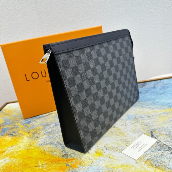 20230908 Comes with Box M61692 Black Checked POCHETTE VOYAGE Handbag, made from a brand new iconic black gray Monogram Eclipse canvas. This rugged new Pochette Voyage Medium Handbag can easily store personal essentials. 27x 21x 5cm (length x height x widt