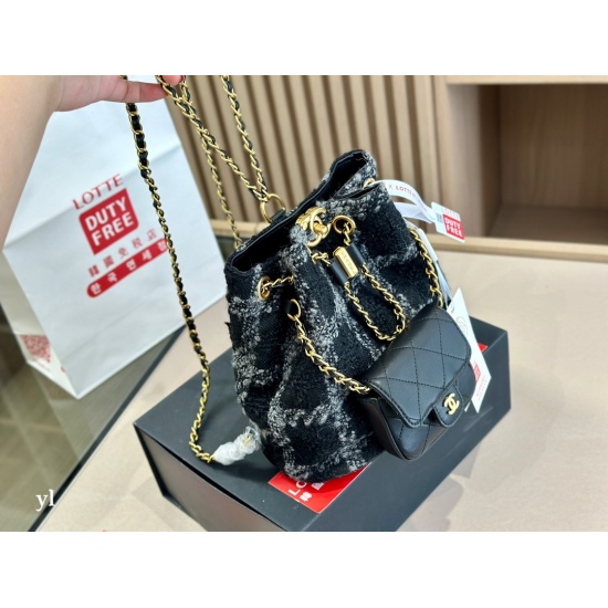 On October 13, 2023, 230 comes with a folding box, Chanel 2-in-1 double shoulder bag, Chanel wool double shoulder bag, fashionable and essential double bag, super exquisite size 18.17cm