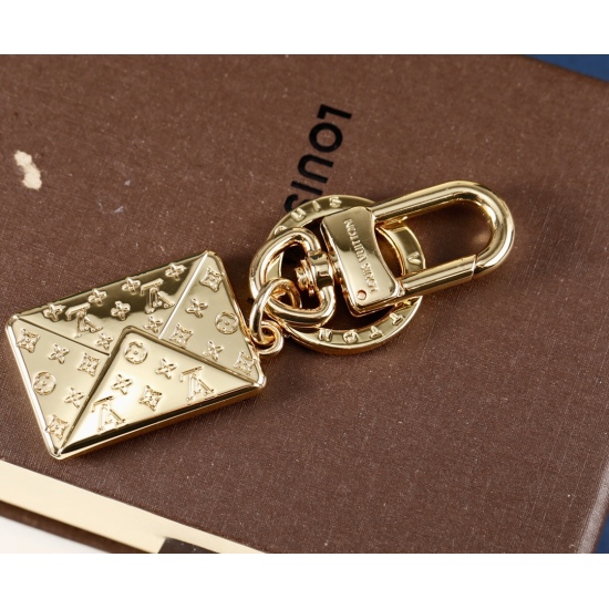 2023.07.11  Donkey Home Square Logo Bag Keychain ❤️ Simple and elegant, golden style, novel and unique