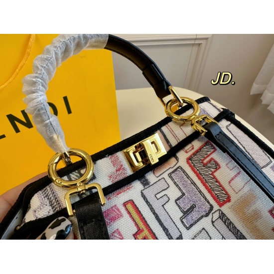 2023.10.26 P215 (Folding Box) size: 2015 FENDI New Cat Bag Handbag Rainbow Color Matching Canvas Material Fabric Really Full of Dopamine Style! Can be carried on one shoulder or across the body in various ways - cute and adorable, truly full of girlish fe