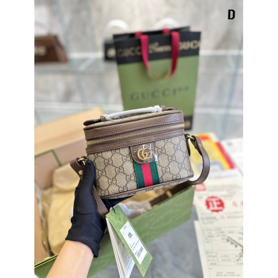2023.10.03 p180 The original Gucci Ophidia series new round bucket cosmetic bag handbag has no doubt that the Gucci Ophidia series, which has always occupied the fashion circle and attracted attention, has always been in the heart of the wind and waves. T