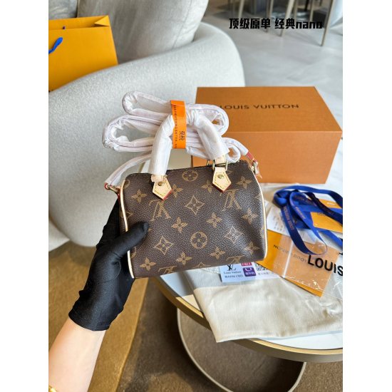 2023.10.1 P235 Latest All Steel Hardware Version Lv Old Flower Classic Pillow Bag ss2022 Speedy Nano Size: 16 * 10Cm with Picture Complete Package