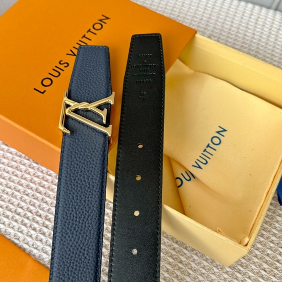 2023.12.14 Width: 35mm Lv S-Lock series Width: 3.5cm Exquisite letter buckle paired with Lvjia French original lychee grain leather material double-sided: used