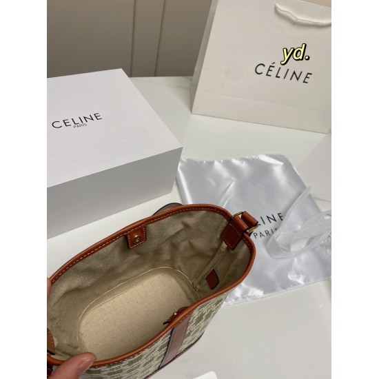 2023.10.30 P210 (Folding Box) size: 1822 Celine Triomphe Triomphe Triomphe Triomphe Canvas Green Embroidery Bucket Bag Old Pattern Retro Fashion Bucket Design Practical and Versatile