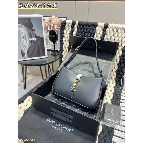 2023.11.06 200 (large) duty-free shop full set packaging recommendation Yang Shulin YSL underarm bag is very suitable for autumn and winter underarm bag~I have seen Celine Gucci Prada too much Yang Shulin's bag is very novel, with a vintage crocodile patt