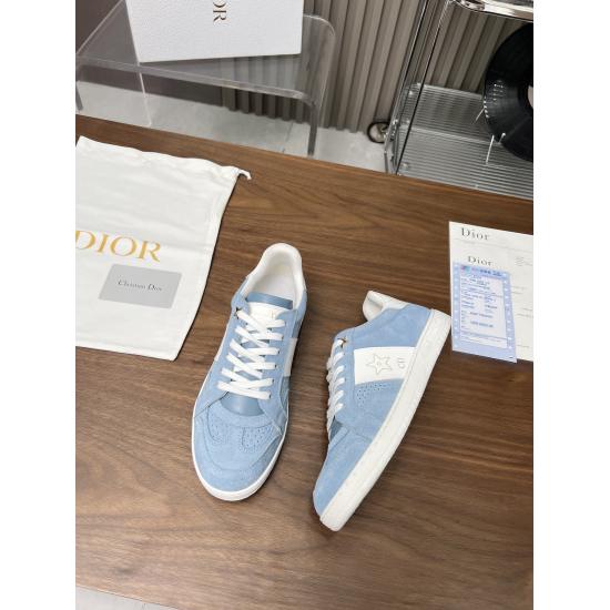 20240414 P230 Dior [Dior] decor update! This Dior Star sneaker is a classic item from Dior, with a timeless and unique design. The light blue suede cowhide upper is paired with white cowhide patches to enhance the style, adorned with a gold toned CD logo 