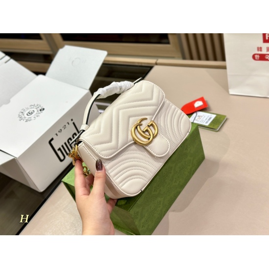2023.10.03 230 Comes with Folding Box Aircraft Box Size: 21.15cmGG Marmont Postman Classic ‼️ Good quality, high cost-effectiveness, Gucci cowhide quality ✔️