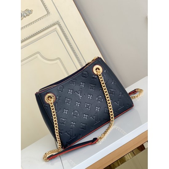 20231125 P670 [Haiyuan Outer Solo Home Photo] M43746BB Navy Blue Embossed] This Surene BB handbag is cut from soft Monogram Imprente leather and features a cute mini Tote bag style adorned with fine same color Monogram prints. The golden chain handle is e