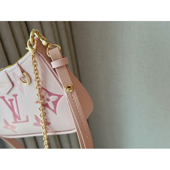 2023.09.03 185 Matching Box (Hardware Next Upgrade) size: 21 * 11cmL Home 23ss easy pouchheasypouch Mahjong feels pink and not greasy in the summer. It belongs to a bag of three backs, one shoulder portable crossbody shoulder straps!