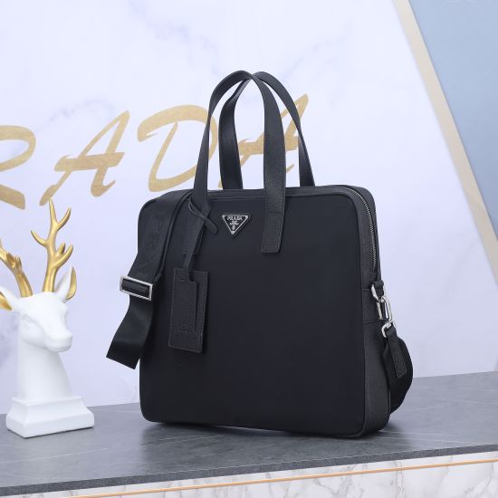 March 12, 2024 Batch 530 ✨ New product launch ✨ PR@DA2020 The latest nylon briefcase 2VE368 imported parachute nylon fabric+Saffiano leather classic triangular enamel logo. The latest lightweight and thin model is very delicate, with a considerable capaci