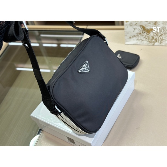 2023.11.06 180 box size: 24 * 15cm Prada Adidas co branded just right size for commuting! Unmatched advanced search prada men's bag