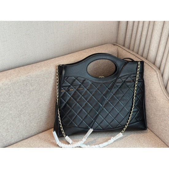 On October 13, 2023, 230 no box size: 39 * 32cm, a classic 31bagChanel shopping bag worth buying from Xiaoxiangjia: who can withstand it! Xiaoxiang's true love fans must enter! A bag is hard to find!