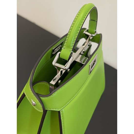 On March 7, 2024, the original 910 special grade 1030 green small FEND1 Peekaboo ISeeU Petite classic bag shape, with hidden changes in design every season, comes with an aura and a sense of luxury. It will not go out of style after many years of purchase