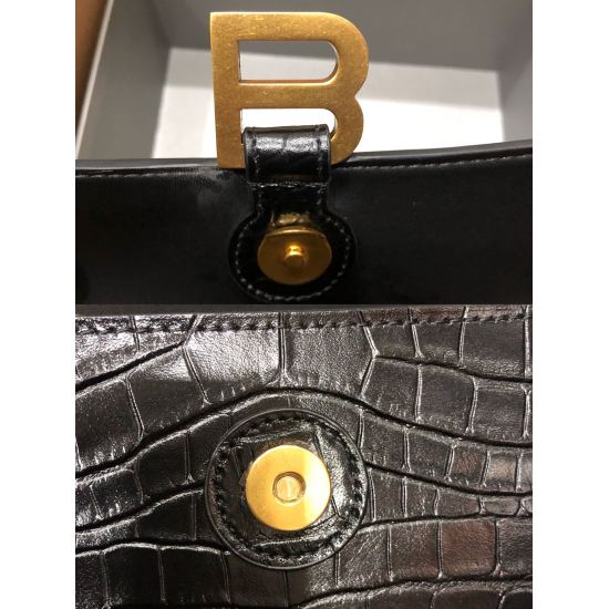Batch 650 Balenciaga from Balenciaga in 20240324. Italian imported explosive pattern top layer cowhide tassel style small black nail (large bottom length 38cm * 24cm * 12cm) (medium bottom length 30cm * 19cm * 11cm/) (mini bottom length 23cm * 15cm * 98cm