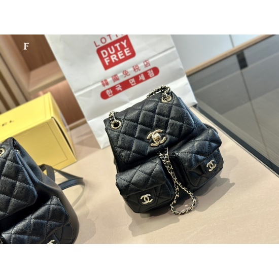 On October 13, 2023, 250 260 comes with a folding box and airplane box size: 18cm 20cm Chanel caviar backpack can be cute and love the cutest backpack of this season