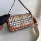 2024.03.09p700 Burberry's new retro plaid small bag is really amazing on the upper body ⭐ The design inspiration for the different combinations of the handle and wide shoulder strap comes from the brand's archive, decorated with Burberry plaid patterns, a