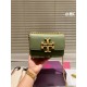 On November 17, 2023, the small P240 gift box packaging Tory Burch Eleanor Tory Burch counter's latest chain bag is of moderate size, imported fabric has a super good texture and is more durable! Size small 19cm