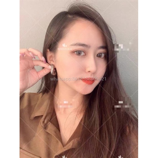 July 23, 2023 ❤ BALENCIAGA Balenciaga Ear Studs Earrings Rocket Series Counter is updated synchronously with simple looping and overlapping earrings, classic styling and matching design