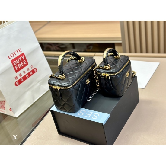 2023.10.13 205 210 comes with a foldable box Size: 11.9cm 17.10cm Chanel Mouth Red Envelope Box Bag Small, Cute, High Quality! Very advanced!