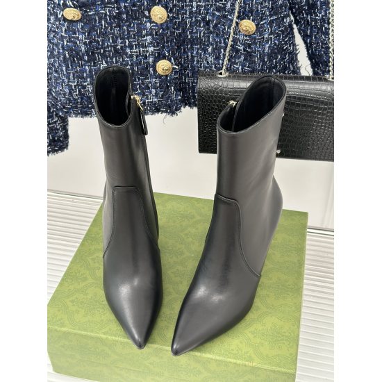 2023.11.19 Number 2022460GuccL Classic High Heel Double G Letter Printing Side Zipper Pointed Boot Series ꫛꫀꪝ➫ Material: Original Customized Calf Leather/GG Printed Fabric Inner Lining and Feet are all Water Dyed Sheepskin, Italian Imported Cow Leather Bi