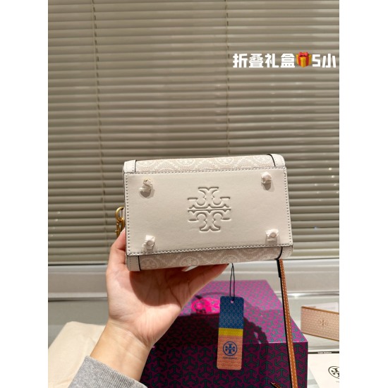 2023.11.17 Folding Gift Box P235 Small Tory Burch Pillow Bag - The latest design of the counter, the pillow bag, original single mold opening, customized original single hardware, imported fabric, super good hand feel, and more wear-resistant! Liangze Har