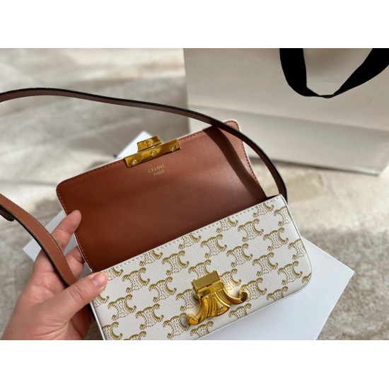 2023.10.30 195 box size: 20 * 11cm celine 21ss super beautiful underarm bag ⚠️ Upgraded version re shipping retro sexy versatile bag not to be missed!! ⚠️ Cowhide leather