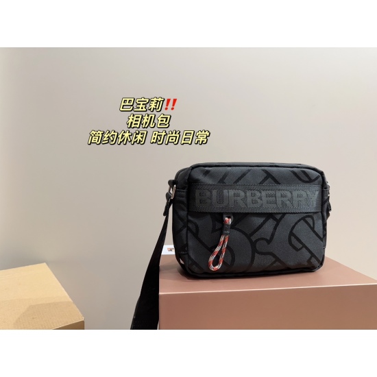 2023.11.17 P185 folding box ⚠️ The size 20.16 Burberry camera bag is versatile and without friends, it is cool, fashionable, and highly organized. The material is very light and can be worn, and the upper body is also handsome