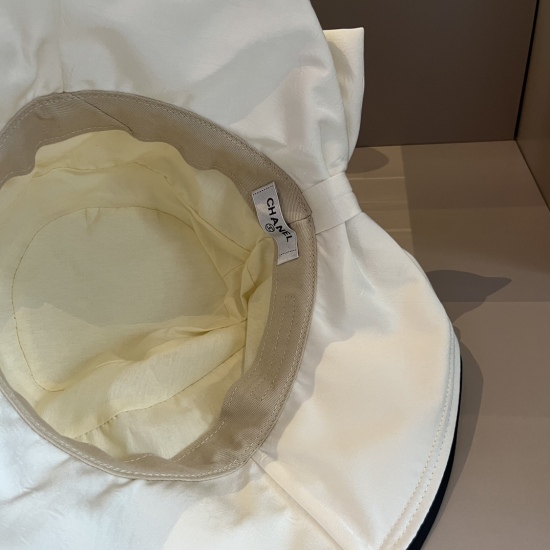 220240401 P65Chanel socialite style cloth hat, made of cold ice silk fabric, elegant and lightweight with excellent texture. The back slit design has a head circumference of 57cm