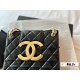 230 box size: 21 * 18cm, Xiaoxiangjia 24c, retro big logo. This retro big logo is definitely loved. It can be fashionable for one shoulder crossbody, it's really a cycle
