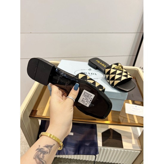 2023.07.07 Top market Prada Prada 〰 Triangle ✔ Top quality ✔ Elegant, intellectual, retro and cute in one piece ✔ Upper: Original electroembroidered surface ➕ Original hardware buckle ✔ Inside: Water dyed sheepskin ✔ Original Italian leather outsole ✔ Hee
