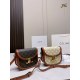 2023.10.30 P215 (Folding Box) size: 1714Celine New Celine Arc de Triomphe Saddle with rounded edges and metal Arc de Triomphe switch for shoulder and crossbody, making it easy to match