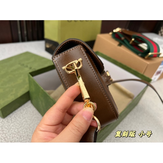 2023.10.03 215 High Order Edition (Gift Box) Size 20 * 14cmGG Small Saddle Bag Classic Coffee, Size Huge and Cute, Paired with Two Shoulder Straps, Easily Switching between Thick and Thin Shoulder Straps, Perfect Combination Search GG 1955 Saddle Mini