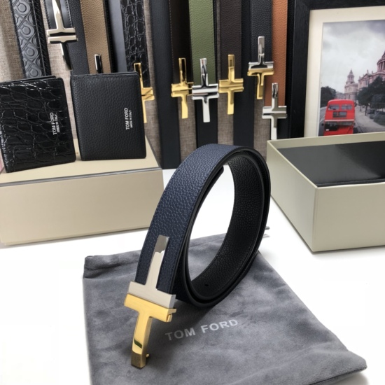 Tom Ford's latest popular online double sided cowhide belt original box counter has launched a 3.2 wide new model. The original cowhide, paired with steel buckles, is elegant and easy to use. Thank you for reprinting.