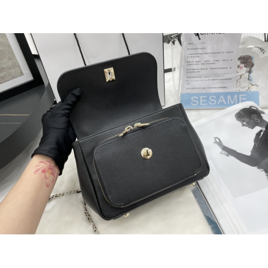 830 A93749 Latest Version Chanel Classic Vintage Postman Bag Italian Pearl Ball Pattern Very Versatile Suitable for Various Clothes. Small in size but quite capable of holding small particle ball patterns Another classic small fragrance with a large capac