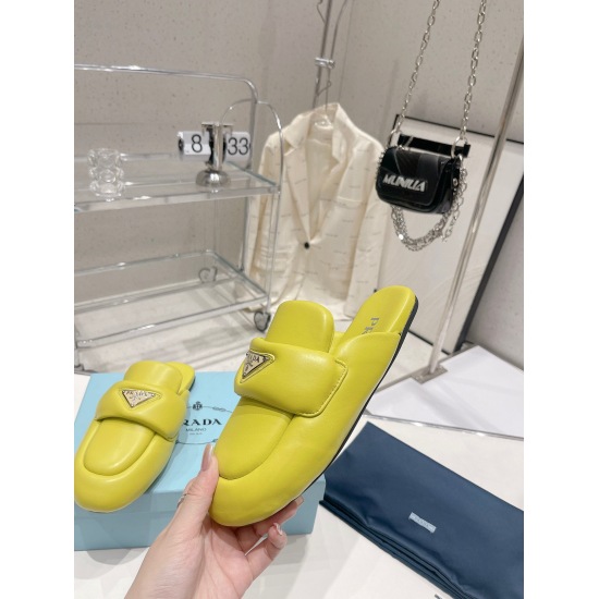 2023.07.07 Prada bread slippers top new 2023 Muller shoes are particularly convenient to wear. When you go out to change shoes, you don't need to bend over and tie shoelaces. You can wear them in spring, summer and autumn. This pair of Muller shoes has a 