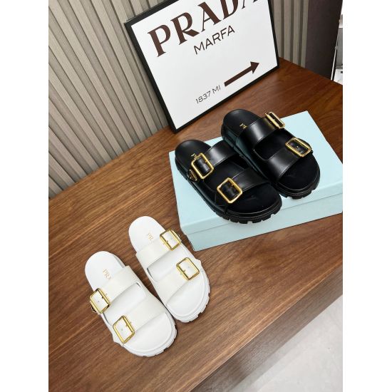 On November 17, 2024, Prada's latest model: imported cowhide lining: imported cowhide lining sole: original molded outsole heel height: 2.5cmsize: 35-41P290
