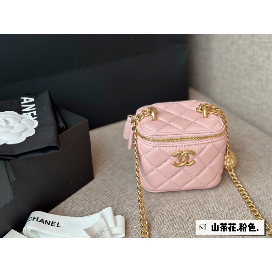 2023.09.03 190 Matching Box (Love Pink) Size: 10 * 9cm Xiaoxiangjia Mountain Camellia Small Box. This color is truly a gentle and beautiful mountain camellia that can be easily adjusted for summer. I really love it! Search for Box Mountain Camellia