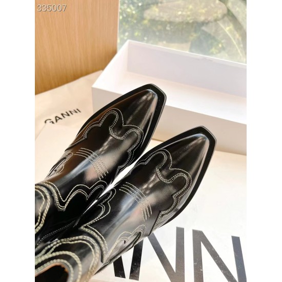 2024.01.05 380 Top Edition Purchase Level GANNI 2023 Autumn/Winter Women's Shoes Vintage Leather Embroidered Pointed Mid Barrel Western Boots Cowboy Boots Knight Boots Minimalist Stir Fried Chicken Soft and Comfortable Short Heels Fashionable and Essentia