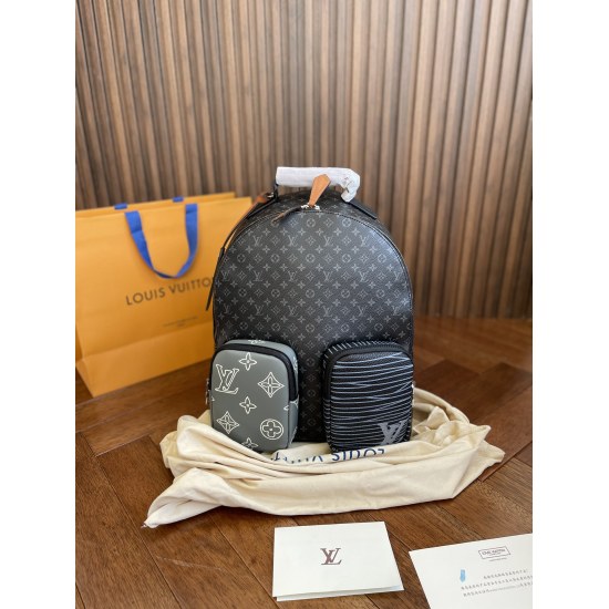 2023.10.1 p270LV2021 New Men's Backpack MultiSocket was introduced by Henglong, with one sample and one new bag in the store. A new product of the season, the men's vintage backpack made in France in 2020, is very commemorative, 30 * 35