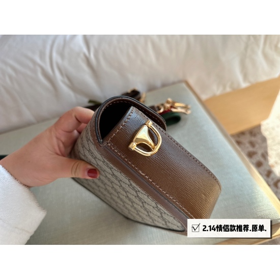 Recommended today on October 3, 2023! 2.14 Couple style! 215 High Order Edition (Gift Box) Size 20 * 14cm GG Small Saddle Bag Classic Coffee Color, Size Huge and Lovely Paired with Two Shoulder Straps, Easy to Switch between Thick and Thin Shoulder Straps