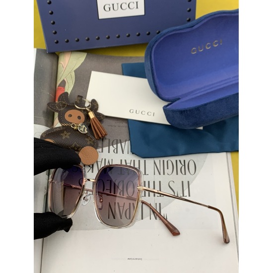 220240401 P85 GUCCI 2024 Spring New Latest Box Sunglasses Various internet celebrities are bringing a full score ‼️  Playful and sweet. Better facial effect. Super metallic texture. Model: G3142