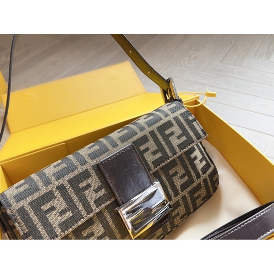 2023.09.03 190 box size: 25 * 13cmfendi Medieval French stick bag classic vintage large F with oil wax cowhide and two shoulder straps (very retro feeling)