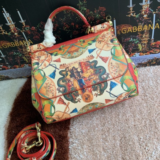 20240319 Batch 500 [Dolce Gabbana Dolce&Gabbana] Leather print can be used for crossbody/hand-held mirror overseas purchasing, with a stylish and imposing appearance. The brand new bag can be paired with any style, as long as you have a fashionable heart,