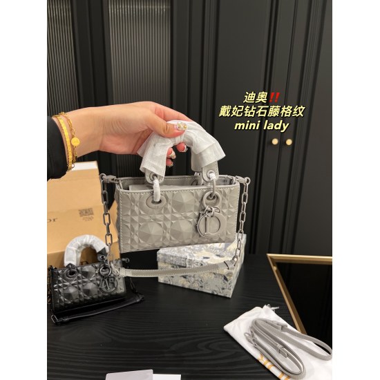 2023.10.07 P290 full set packaging ⚠️ Size 17.11 Dior Diana Diamond Vine Checker Mini Lady ⚠️ The top-level original order is simply Snow White Fairy, this fairy is beautiful to the extreme, full of a sense of luxury