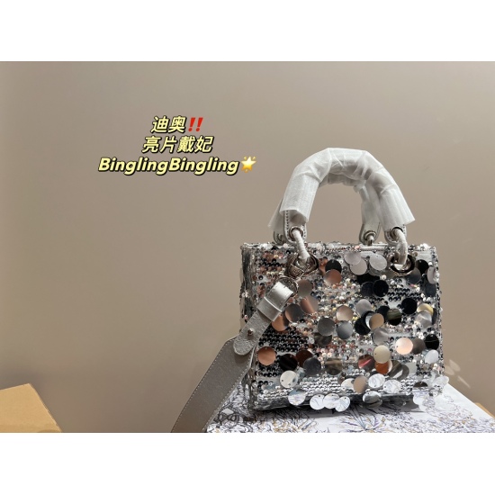 2023.10.07 P235 folding box ⚠️ Size 20.17 Dior sequin Diana bag is elegant and atmospheric, and this texture is worth having for little fairies