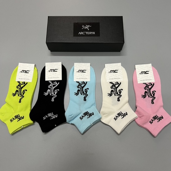 2024.01.22 ARCTERYX (Archaeopteryx) Spring 2023 New and Popular, Made of Pure Cotton Quality, Comfortable and Breathable, Comes in a Box of 5 Pairs